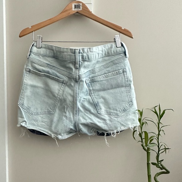 Old Navy Light Wash OG High Rise Shorts Exposed Pockets - Picture 6 of 10